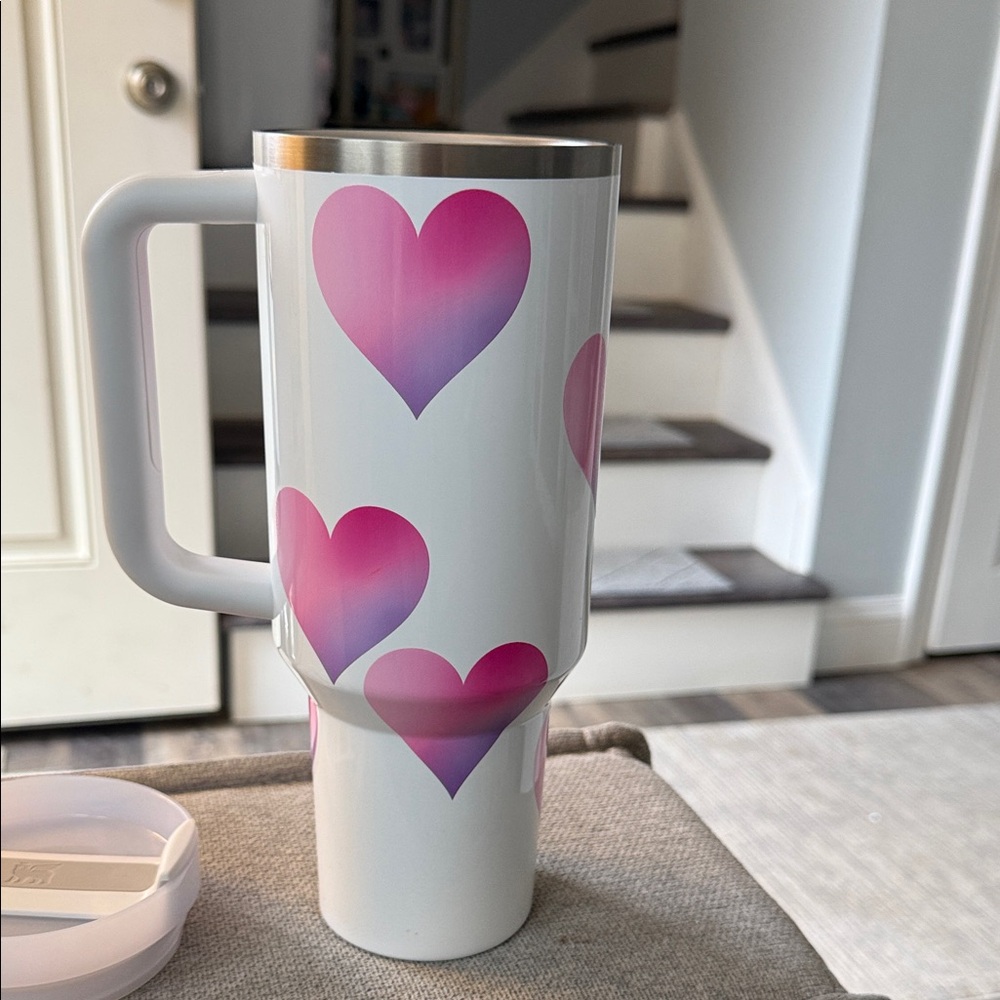 Stanley 40oz White Travel Mug with Pink-to-Purple Heart Gradient - Picture 3 of 6